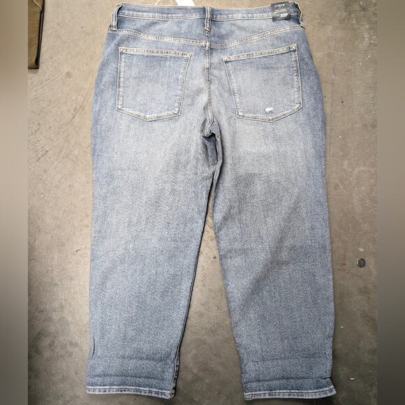 ·J Crew Relaxed Boyfriend Jeans, 32p - Picture 3 of 13